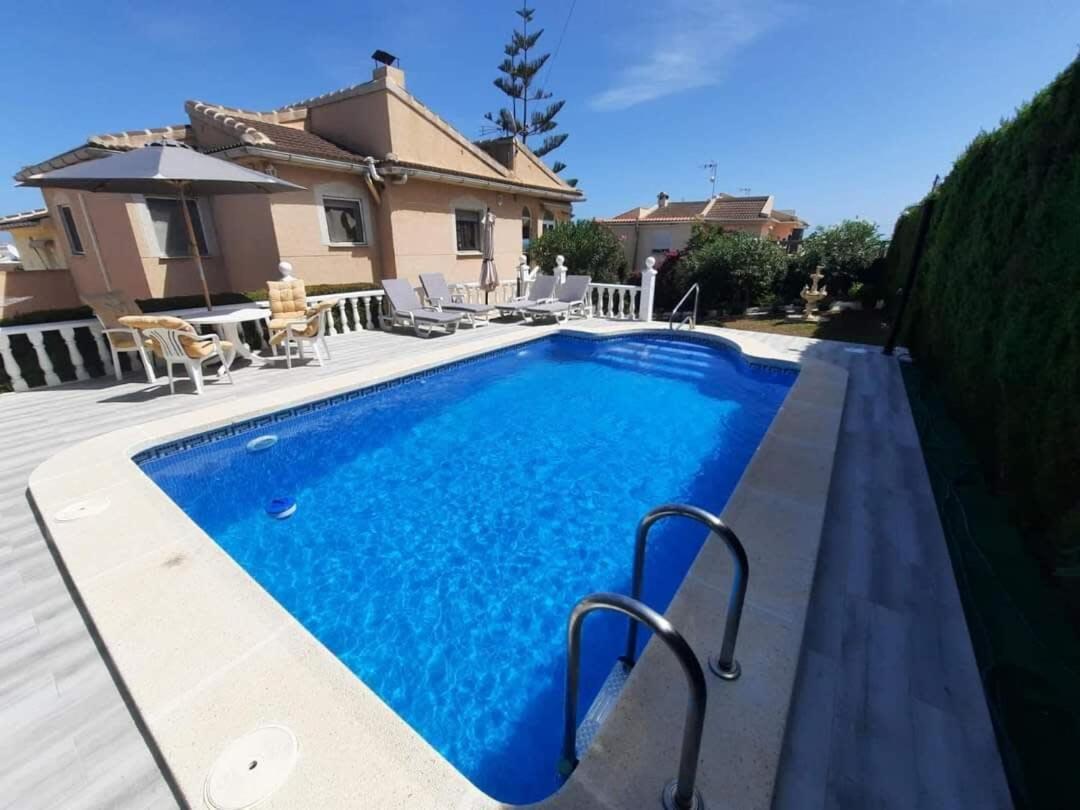 Quaint Ground Floor Apartment With Pool Lb1 Torrevieja Exterior foto